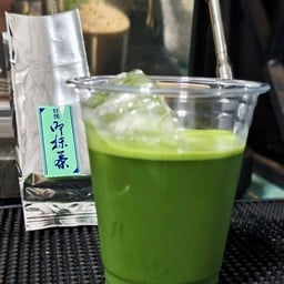 Matcha Latte Shiraku มัทฉะร้านคุณยาย