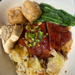 บะหมี่หมูแดงฮ่องกงเต้าหู้แคะ เกี๊ยวหมู