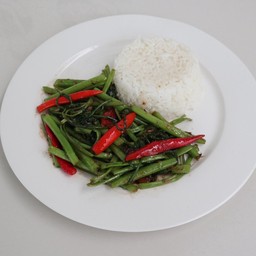 ข้าวผัดผักบุ้งไฟ