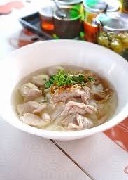 เส้นเล็กน้ำใสหมู