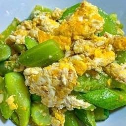 ผัดแตงกวาใส่ไข่ราดข้าว