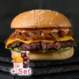 เบอร์เกอร์สแมชซอสศรีราชา  Set (Drink + Fries)