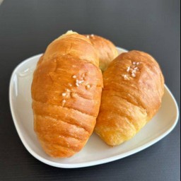 Shi-o pan (ขนมปังเกลือ)