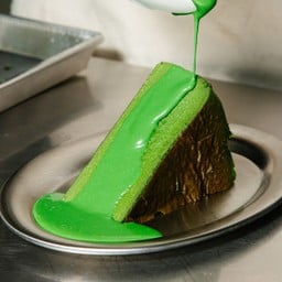 Kyoto Glow Basque Cheesecake with Rich Matcha Sauce