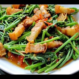 ข้าว ยอดมะระหวานหมูกรอบ