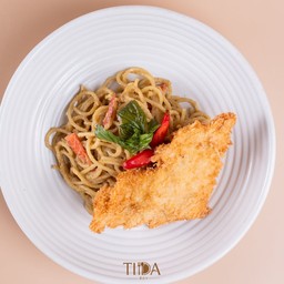 สปาเก็ตตี้แกงเขียวหวานไก่ทอด