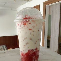 สตอเบอรี่นมสด