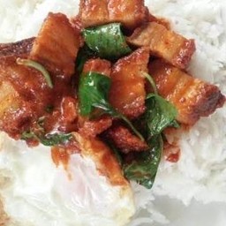 ผัดพริกแกงราดข้าว