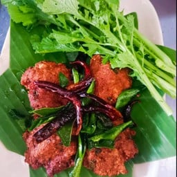 ลาบเนื้อทอด