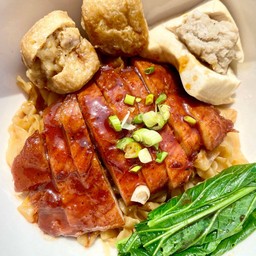 บะหมี่หมูแดงฮ่องกง เต้าหู้แคะ