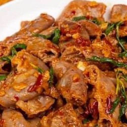 กะเพราไส้อ่อนหมู(ราดข้าว)