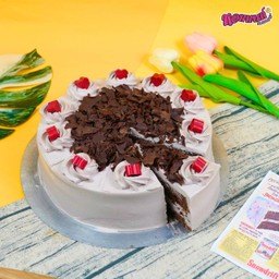 แบล็กฟอเรส ตัด 10 ชิ้น แถมป้ายปัก Hbd