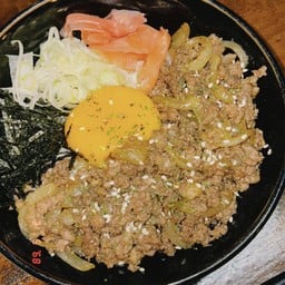 ข้าวหน้าเนื้อสับ ไข่เยิ้ม