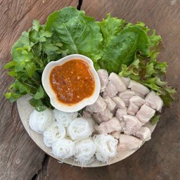 อาหารตามสั่ง “ครัวคาบ้าน”