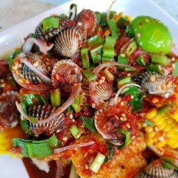 ยำข้าวโพดหอยแครง