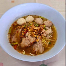 ก๋วยเตี๋ยวหมูล้วนต้มยำพิเศษ