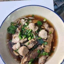 ก๋วยเตี๋ยวเนื้อสุขสวัสดิ์37/3