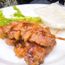 หมูปิ้งโบราณ(ไม้ใหญ่)10 ไม้แถมข้าวเหนียว 1 ห่อ
