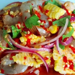 ยำข้าวโพดกุ้งสด