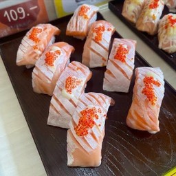 แซลมอนโทโร่