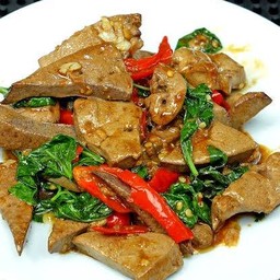 ตับหมูผัดใบโหระพา