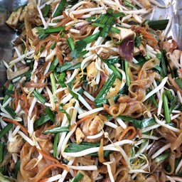 ผัดไทยเส้นจันทน์