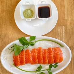 แซลมอนซาซิมิ