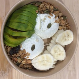 กรีกโยเกิร์ต 2สกู๊ป อะโวคาโด กล้วย กราโนล่าน้ำผึ้ง