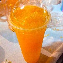 น้ำส้มใส่น้ำแข็ง