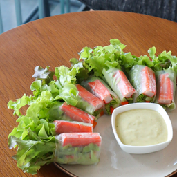 สลัดโรลออร์แกนิค  ซีฟู้ด