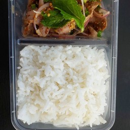 ข้าวเนื้อน้ำตก