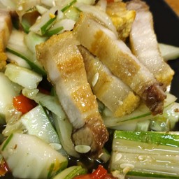 ตำแตง หมูกรอบ
