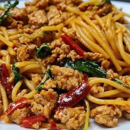 สปาเก็ตตี้กะเพราหมูสับ