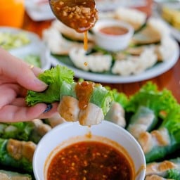 แหนมเนืองโรล(กล่องเล็ก8ชิ้น)