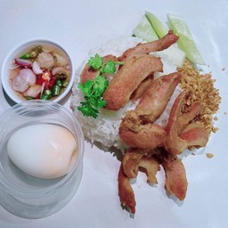 ข้าวหน้าคอหมูทอด+ไข่เป็ดมะตูม