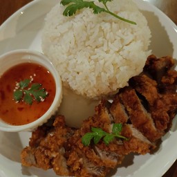 ข้าวหมูทอด