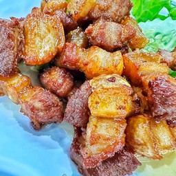 สามชั้นทอดน้ำปลา