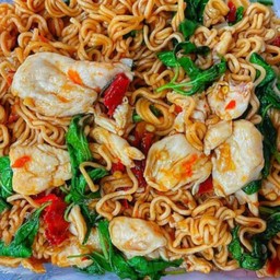 มาม่าผัดกระเพราไก่