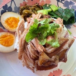 Leg2Leg ข้าวขาหมูรสเด็ด  ซ.เสรีไทย5