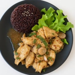 ข้าวลาบอกไก่