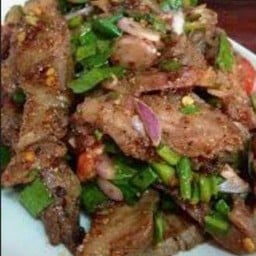 ลาบนายบอย  ตลาดดีมาเก็ต