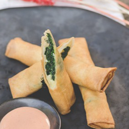 Spinach Cheese Rolls / ปอเปี๊ยะผักโขมชีส