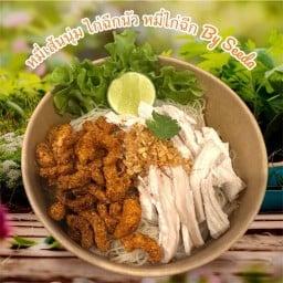 หมี่ไก่ฉีก หมี่เส้นนุ่ม ไก่ฉีกนัว by Seeda แจ้งวัฒนะ