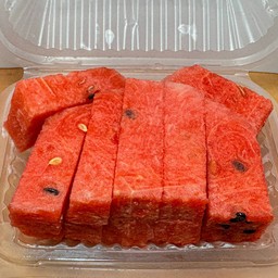 แตงโมหั่นชิ้นพร้อมทาน ( กล่อง ) watermelon slices ready to eat