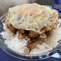 กระเพราเนื้อไข่ดาว