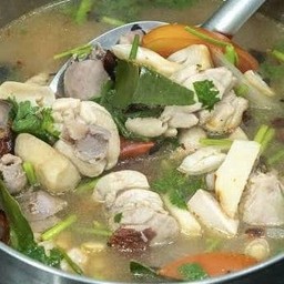 ต้มแซ่บไก่