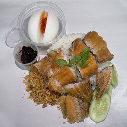 ข้าวหน้าปลาช่อนแดดเดียว + ไข่เป็ดมะตูม+ น้ำพริกแมงดา