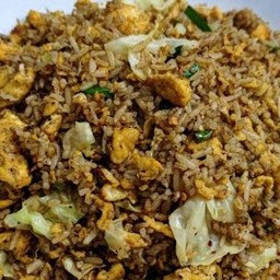 ข้าวผัดซีอิ๊วดำใส่ไข่(ใส่กะหล่ำปลี,ต้นหอม