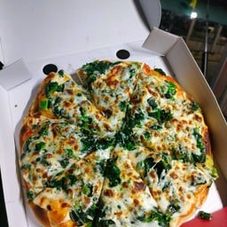 ผักโขม อบชีส ถาดกลางตัด6ชิ้น