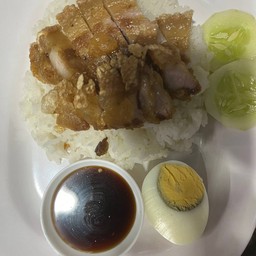 ข้าวหมูกรอบ